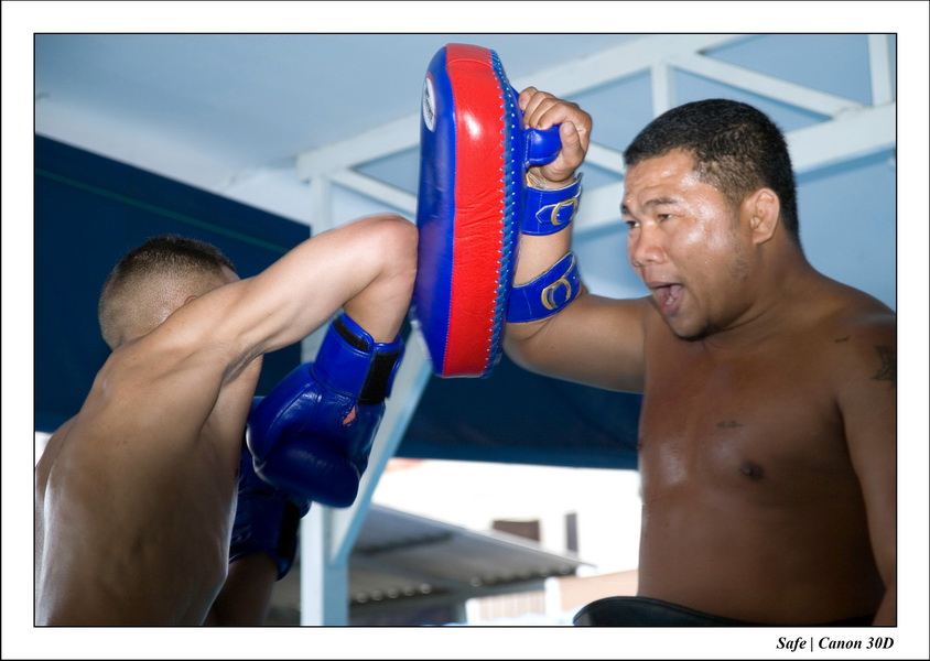 2006 - 08 - Pattaya - Boxe Tony - Karym 11